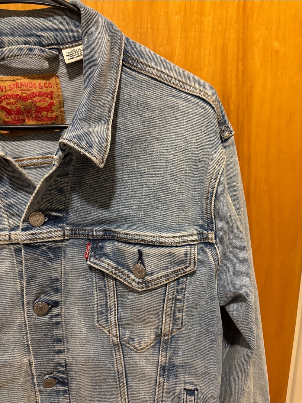 Levi's Light Blue Denim Trucker Jacket - Picture 5 of 11